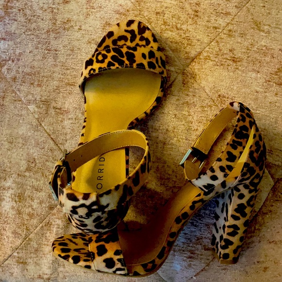 Shoes - Picture 2 of 3